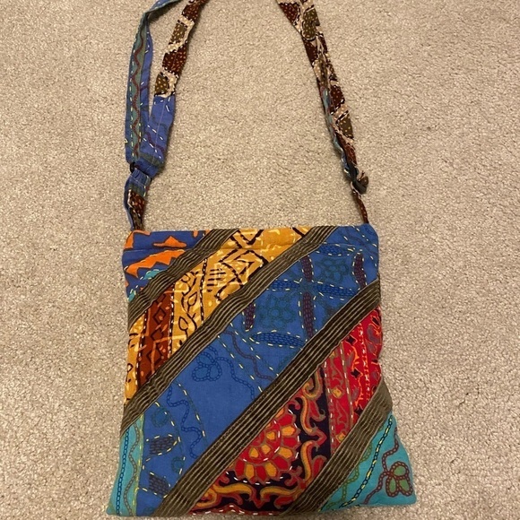 TRIBAL Printed Purse - Picture 8 of 11